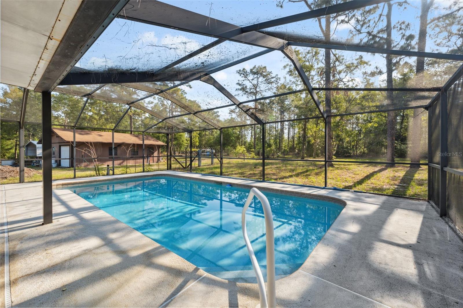 Pool/Rear Porch