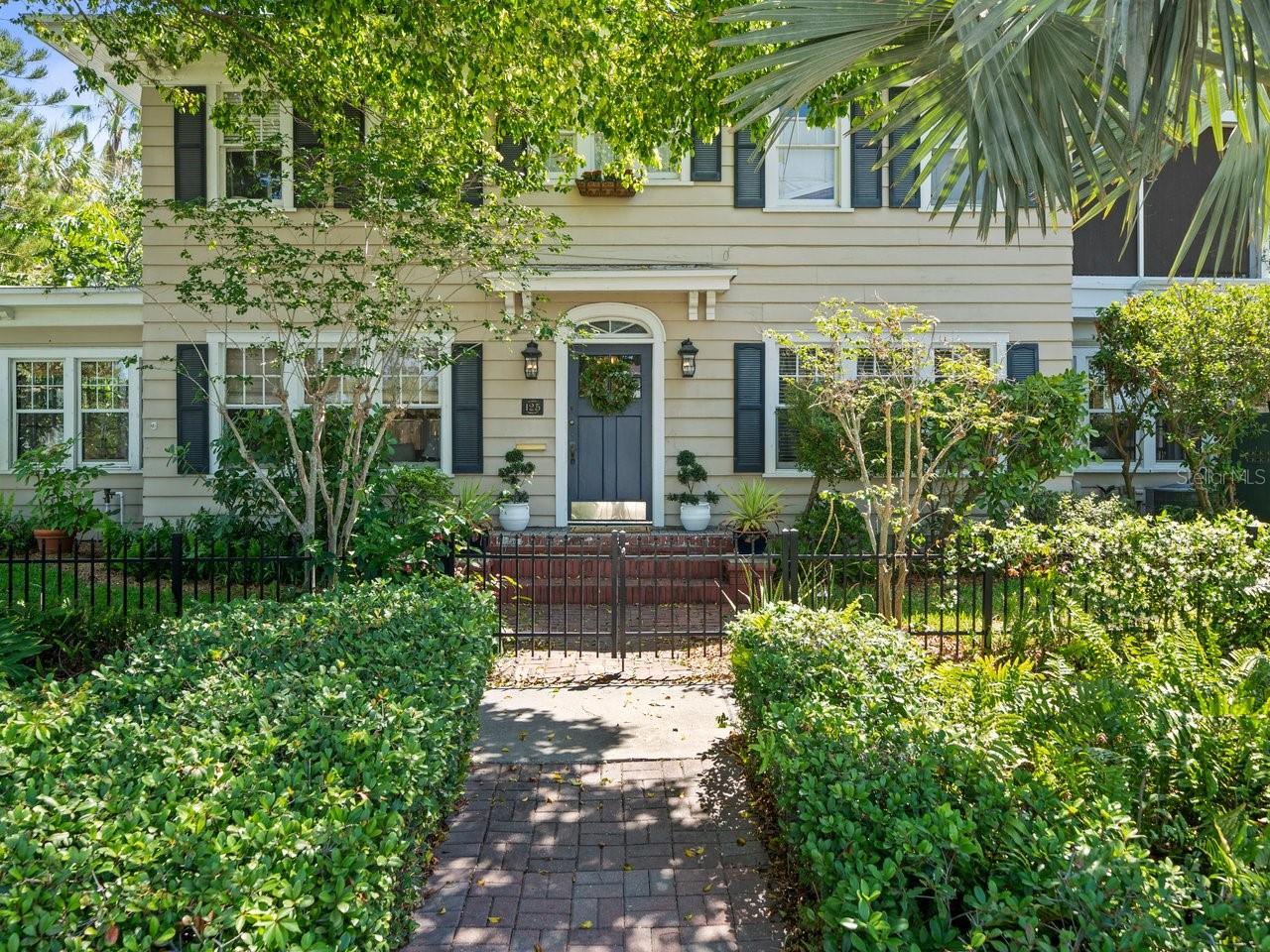 Welcome home to 125 29th St N, St.Petersburg.