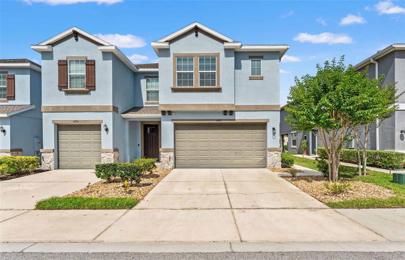 End Unit with 2 car garage!