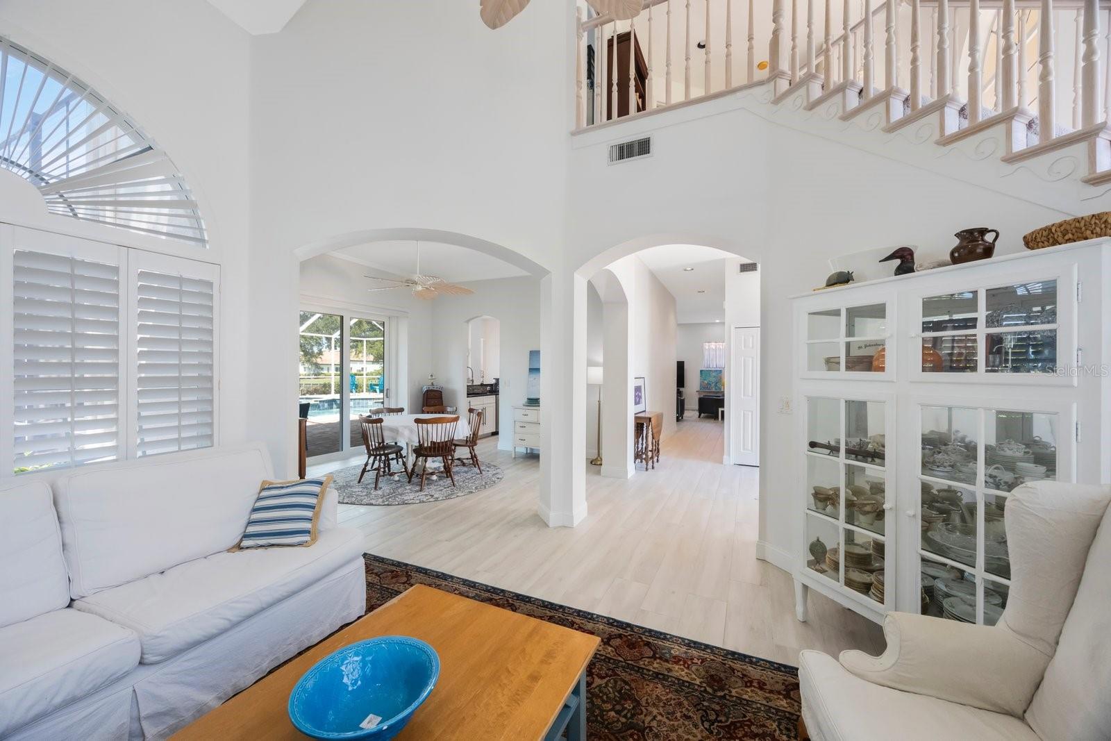 Open floor plan allows effortless flow for entertaining - the sliding doors to the lanai pocket and disappear.