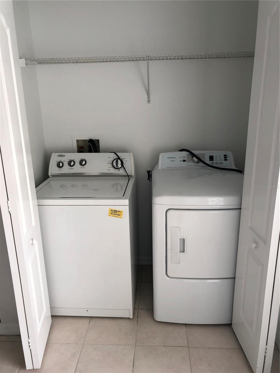 TB8378178