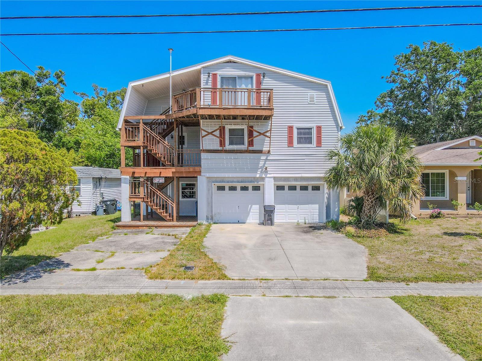 4 bedrooms, 2.5 baths, 3 car garage, 1 block from beautiful Tampa Bay
