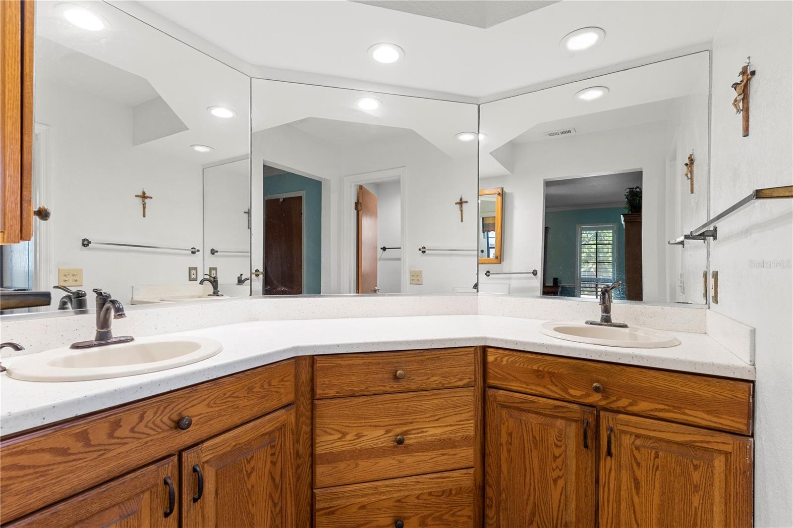 EN SUITE BATH