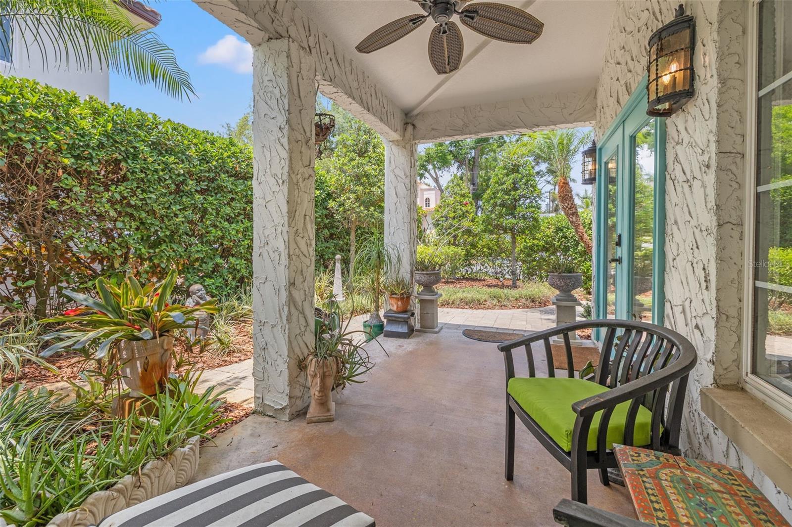 Covered side porch