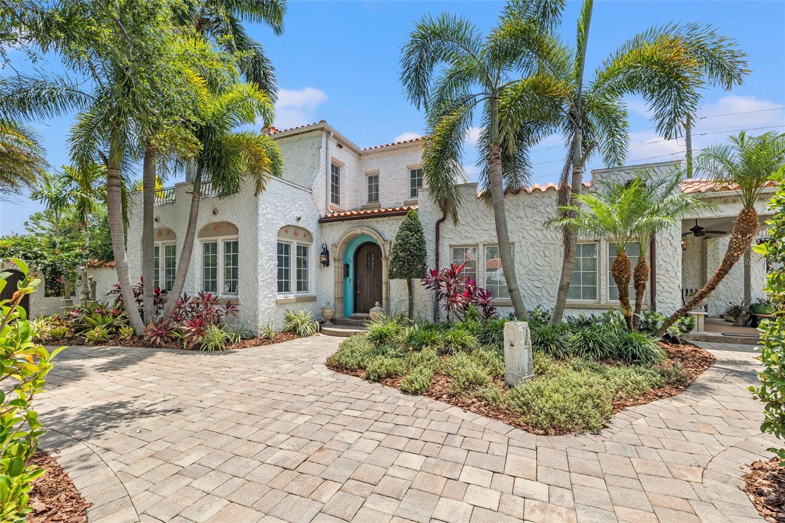 Circular driveway