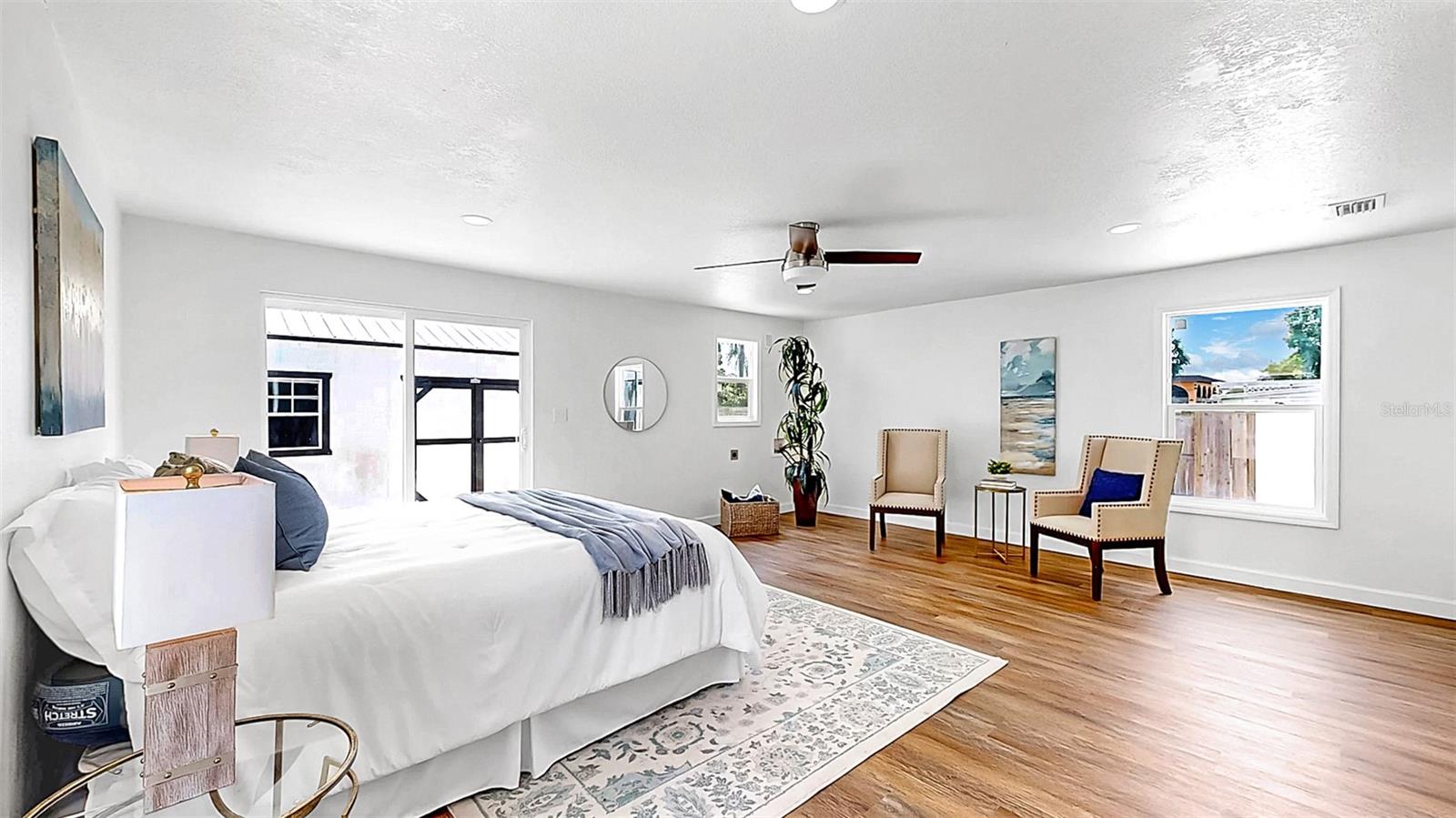 Owners retreat with lots of natural light and ensuite!