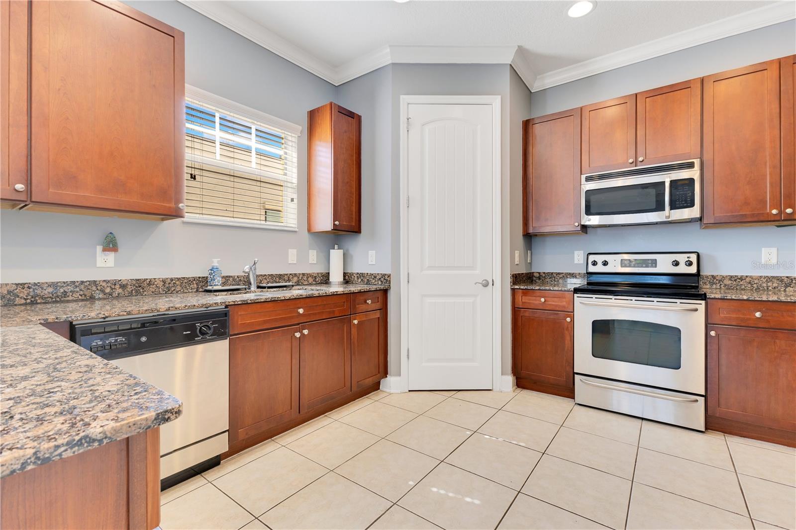 Kitchen/Pantry