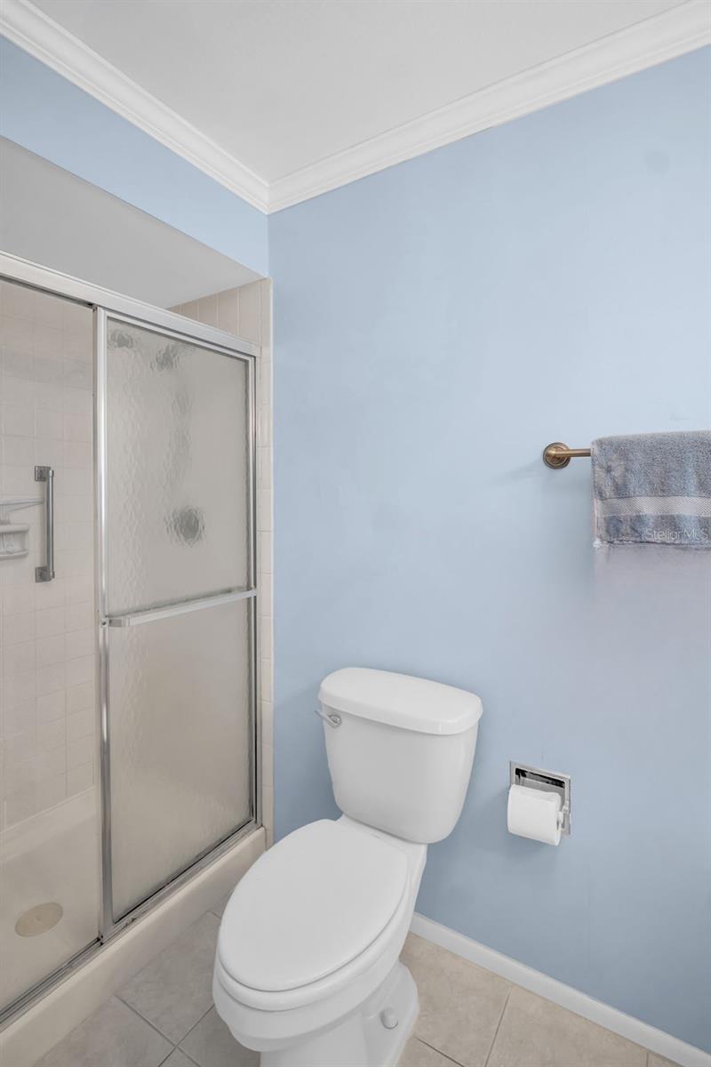 Master en-suite walk-in shower~
