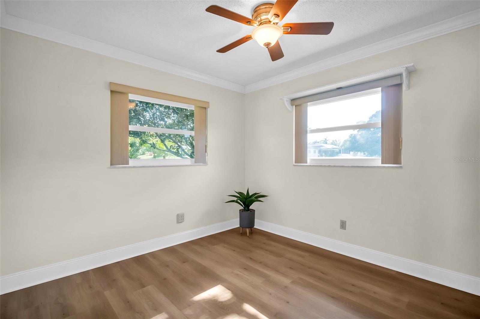 2nd bedroom perfect for guest suite, office, or craft room~