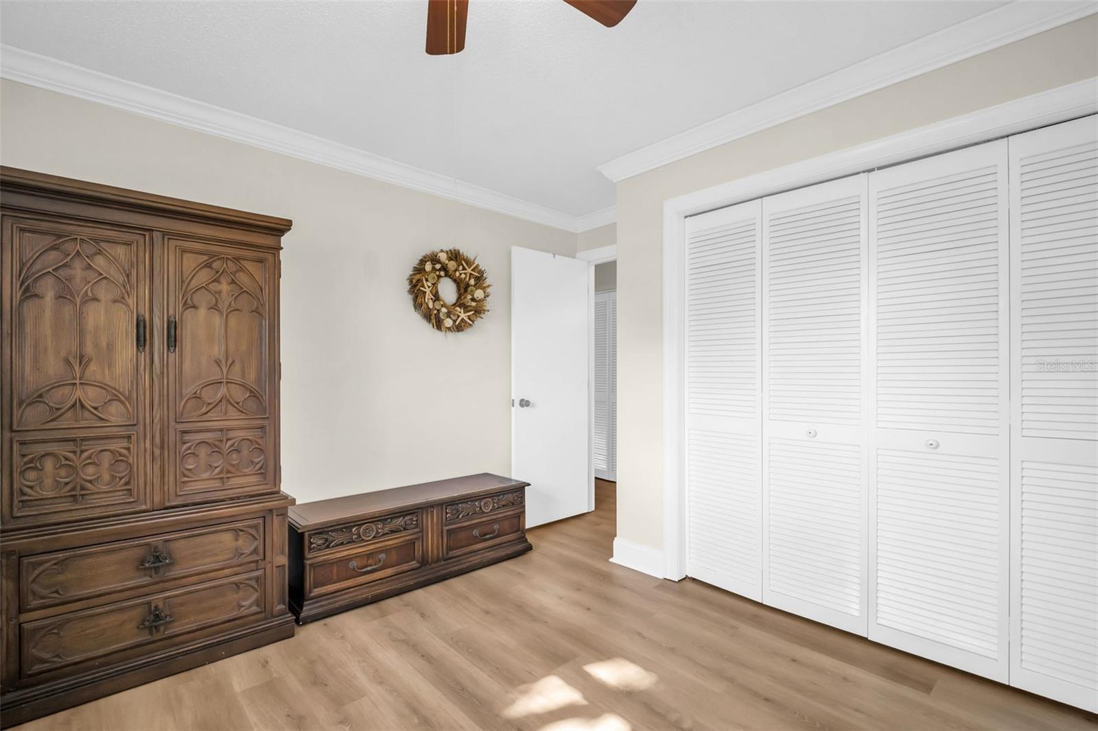 Large closet for great storage~