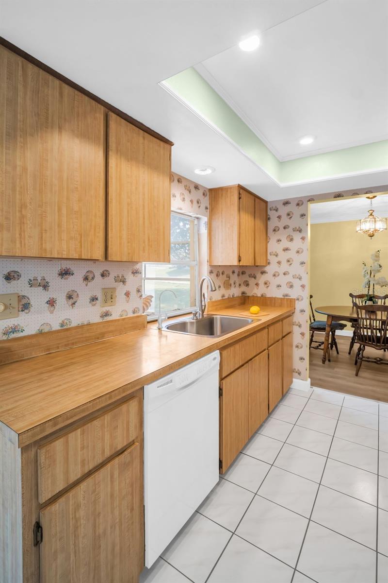 Kitchen perfectly tucked in the heart of the home~