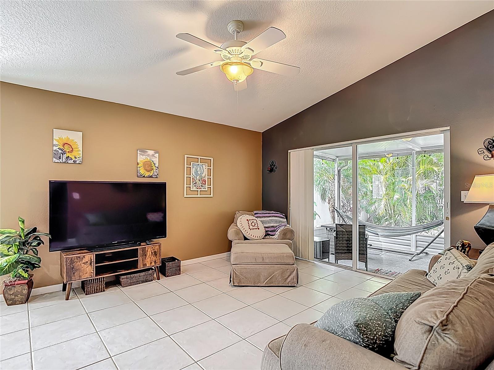 Family Room - Outdoor Living Space