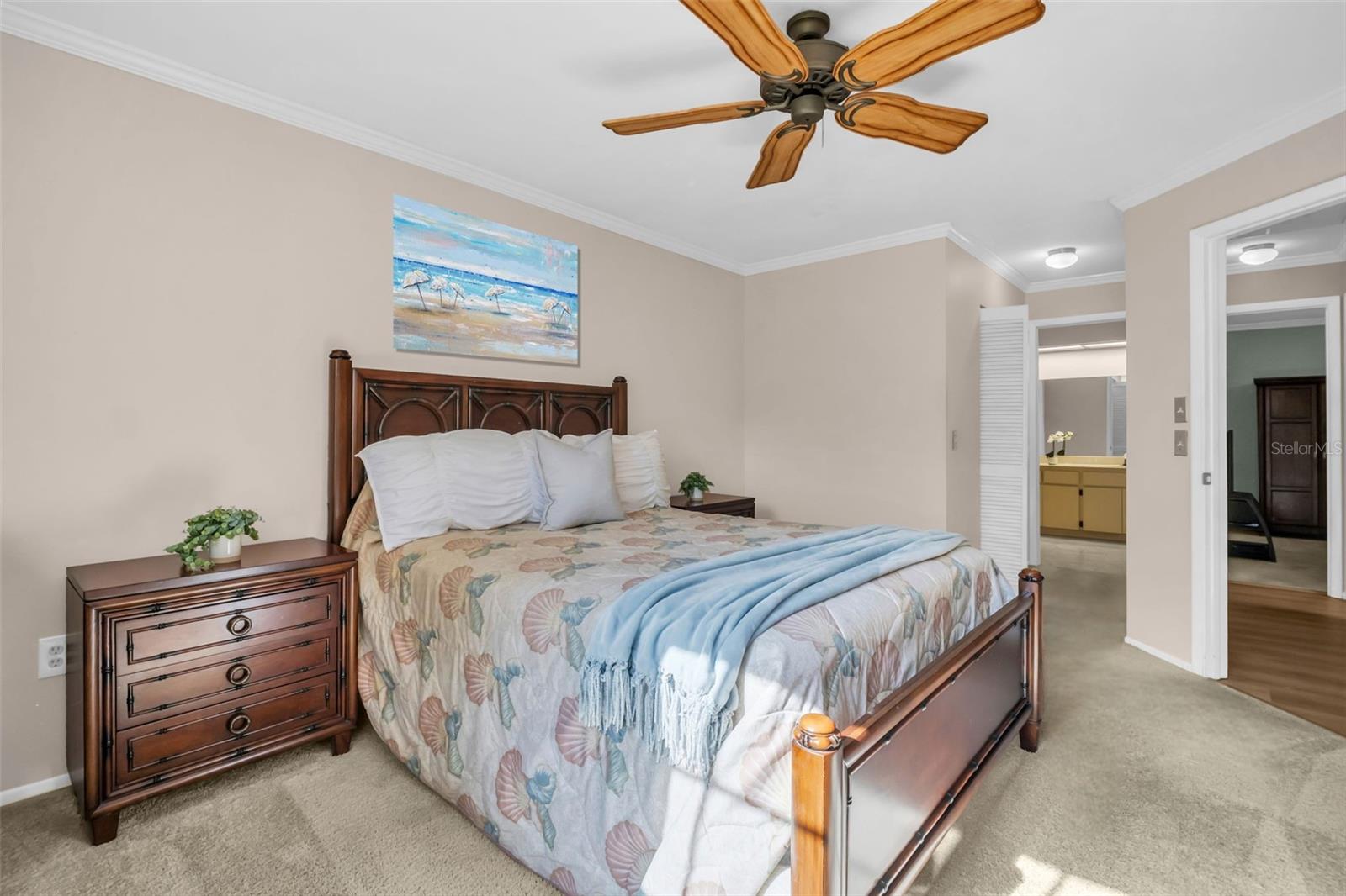 Master offers a large walk-in closet and en-suite~