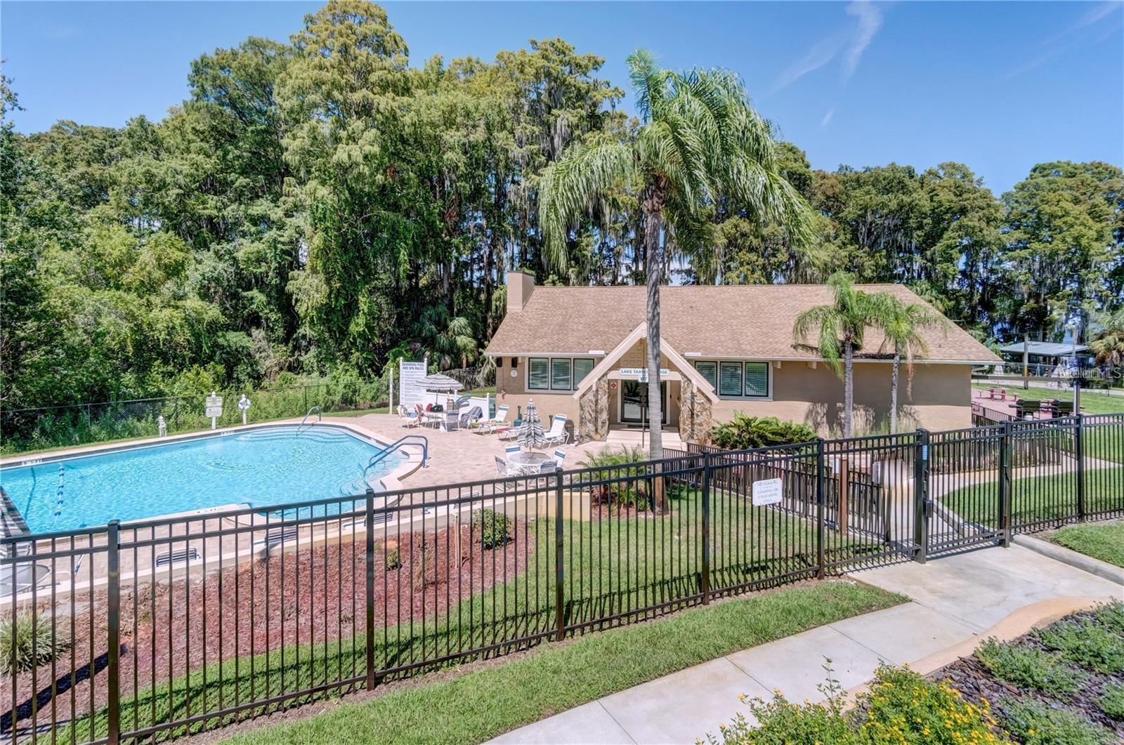 The Lake Tarpon Lodge offers a more rustic retreat & lakefront amenities~
