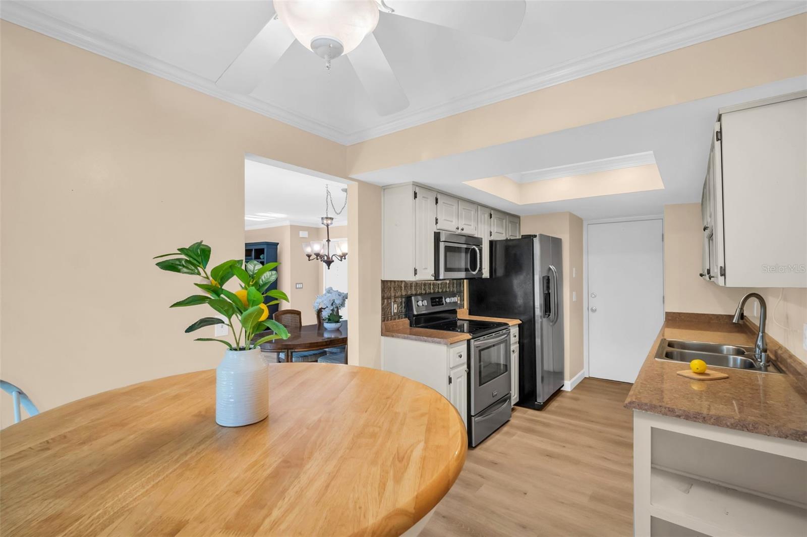 Beautiful kitchen with garage access & breakfast nook for casual dining~