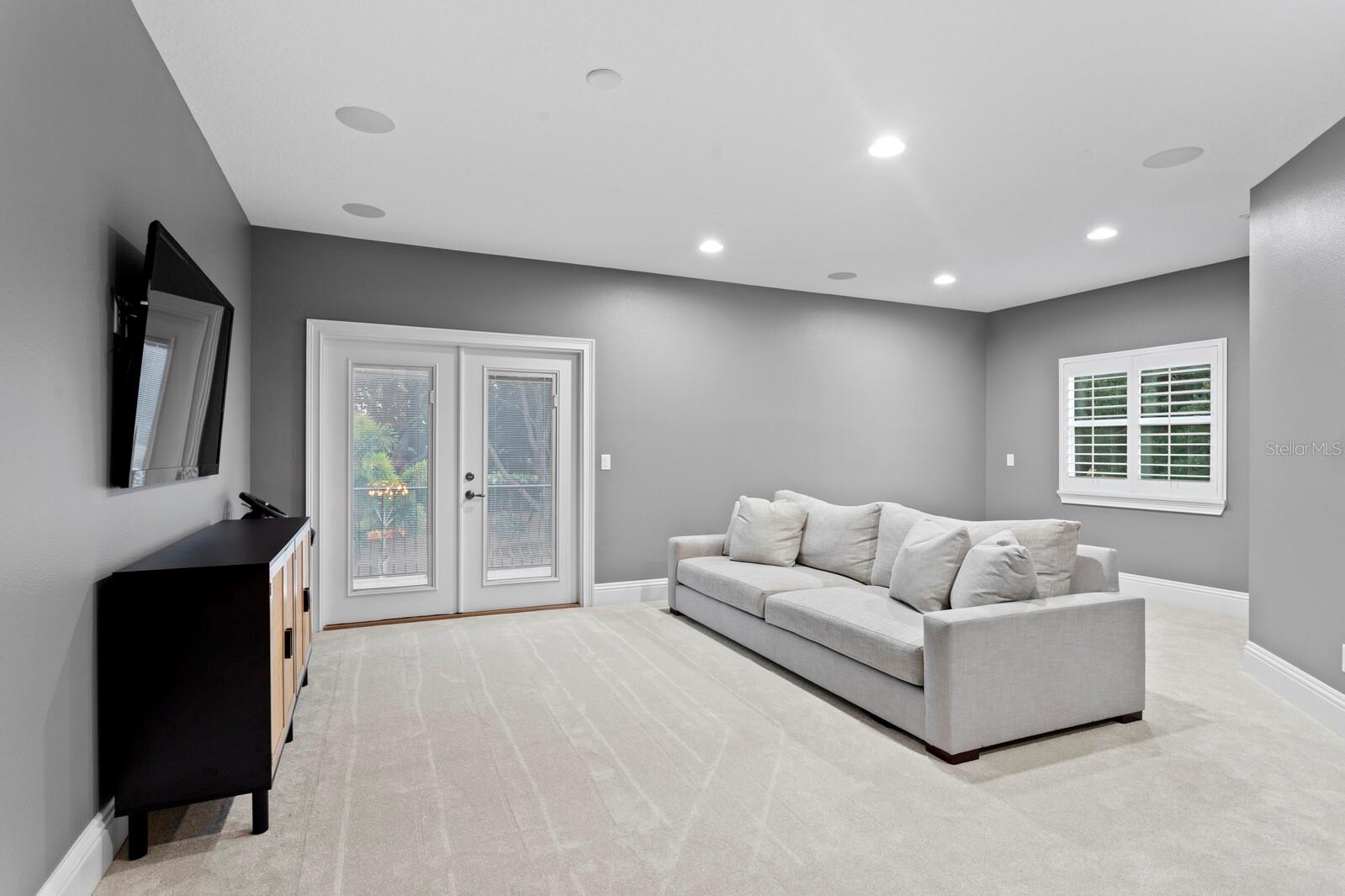 Spacious bonus room!