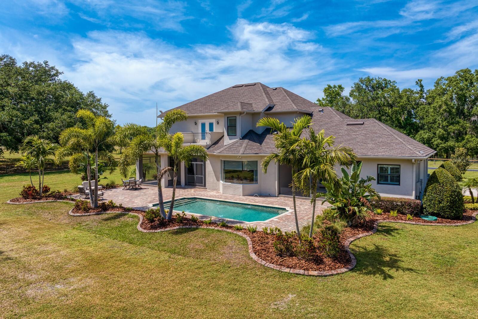 Beautiful pool that invites you to relax and enjoy the outdoors!