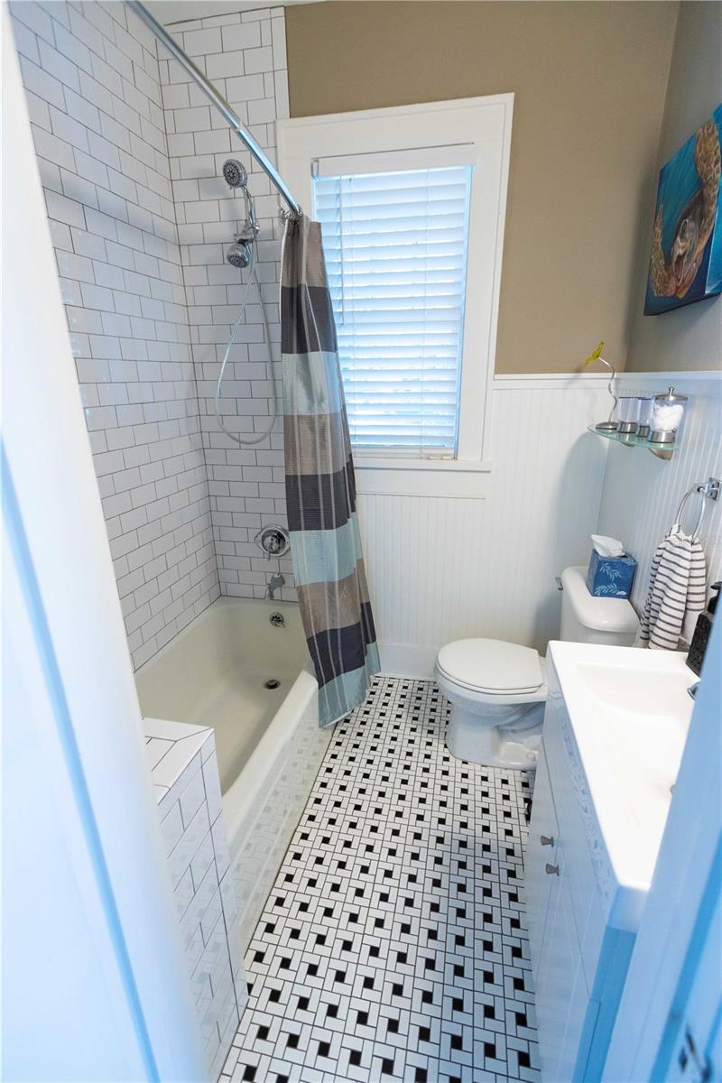 Full Bathroom #2