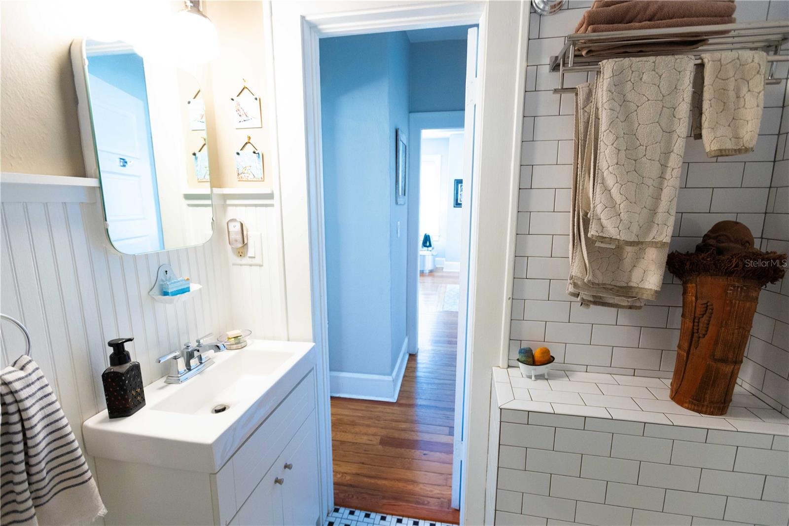 Full Bathroom #2