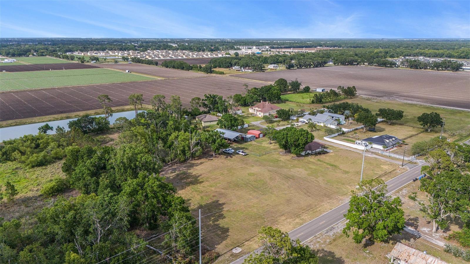 3515 Bell Farms Drive, Plant City, FL 33566 -