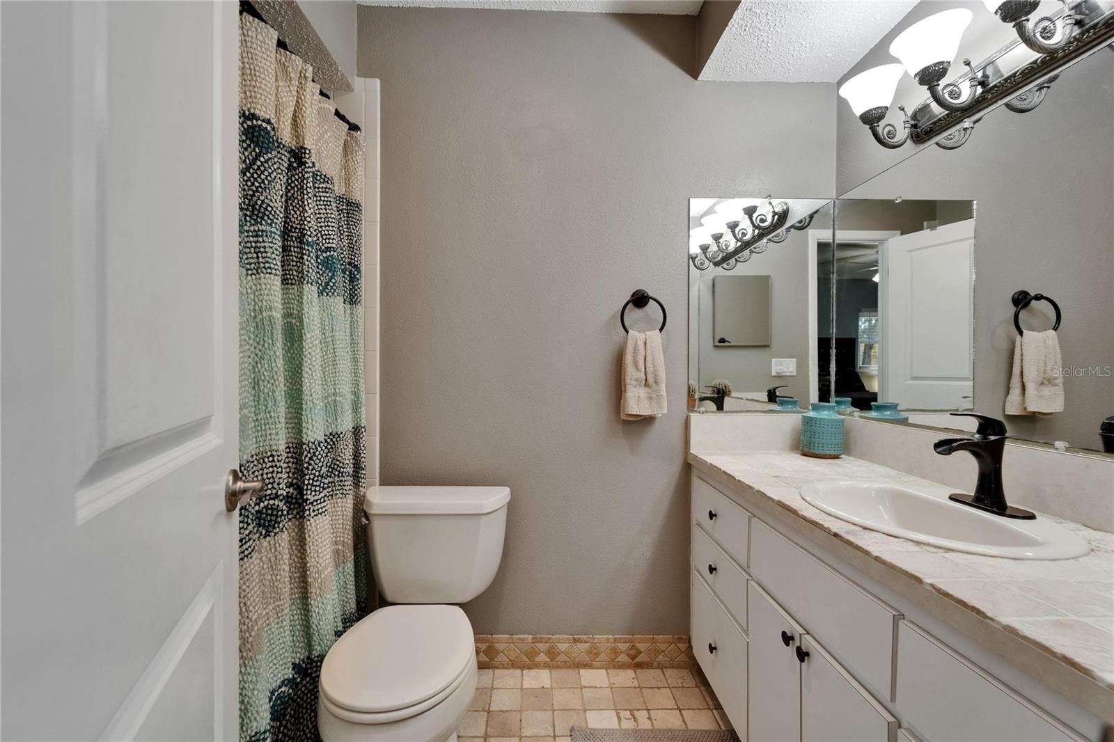 Primary Bedroom En-Suite