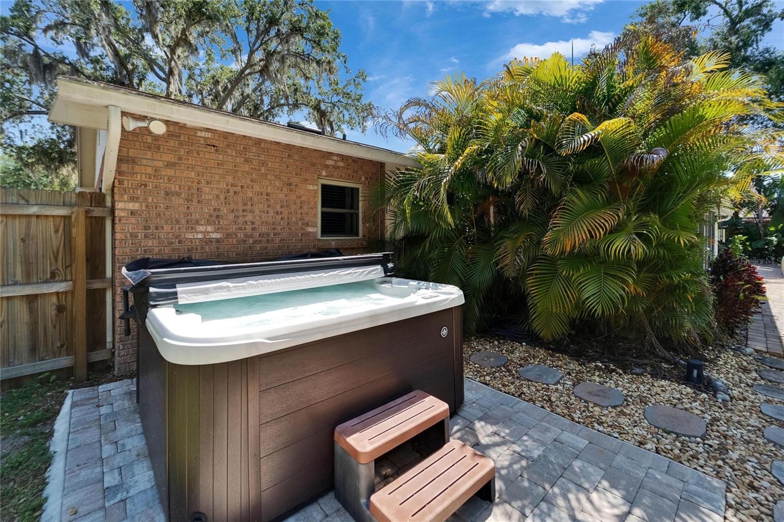 Cozy Hot Tub