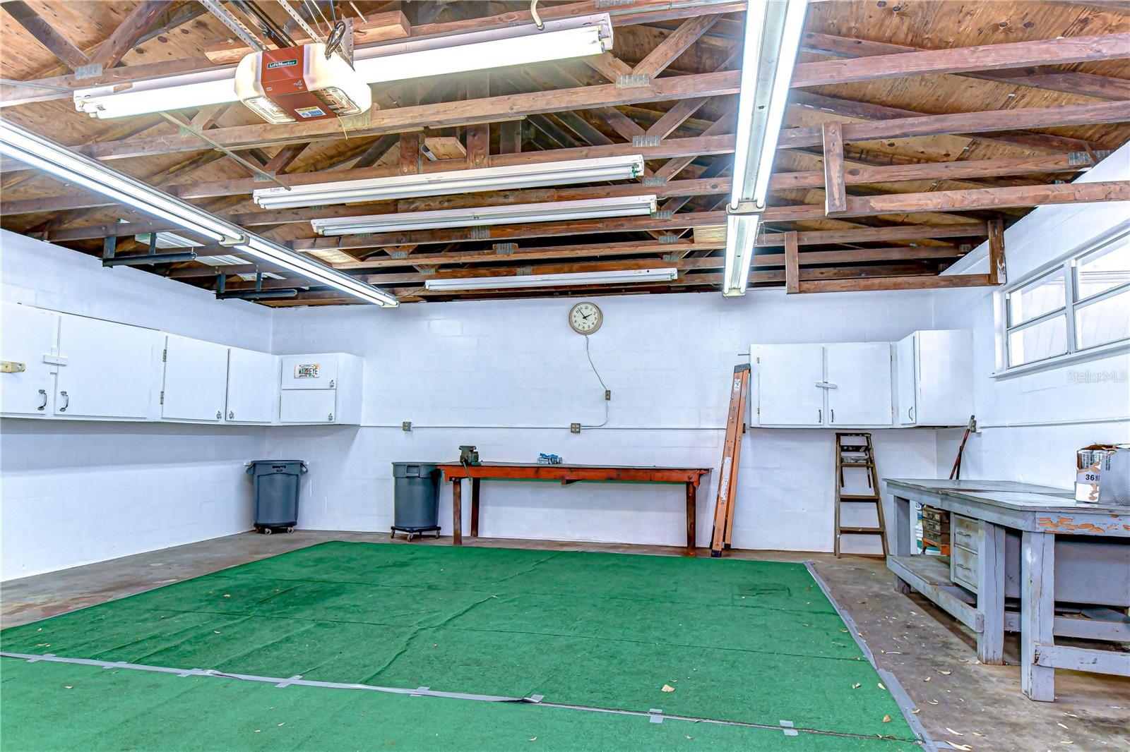 Detached garage