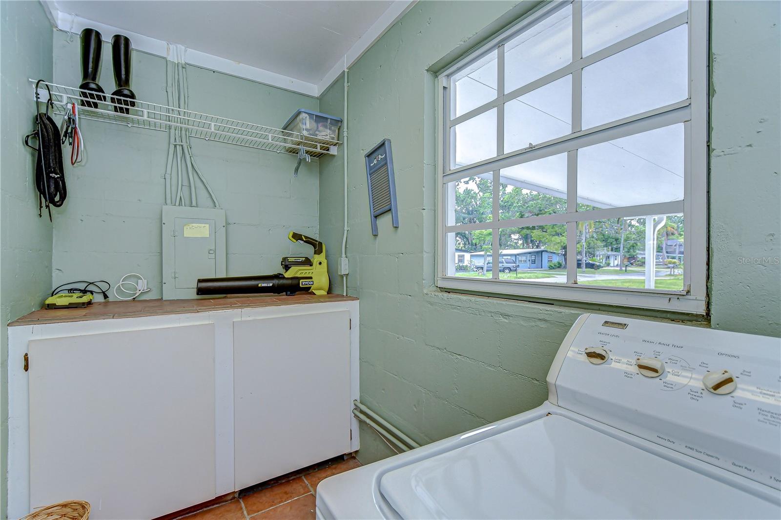 Outdoor Laundry Room