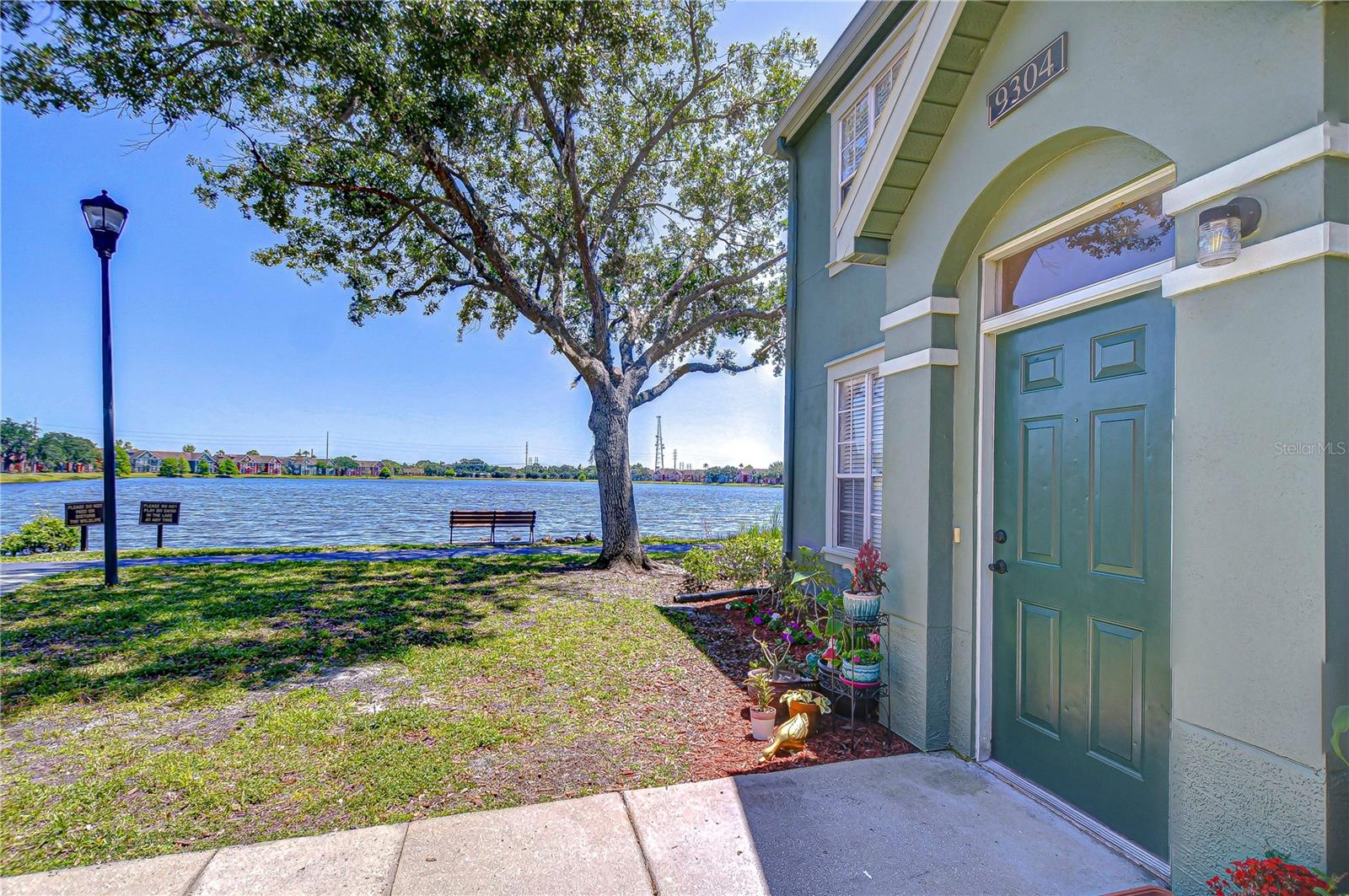 Front door toward lake oerfect for relaxing walks