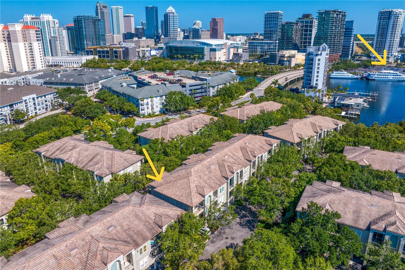 This residence is conveniently located to Sparkman wharf (second yellow arrow), Tampa’s Riverwalk, Water Street Tampa, Amalie Arena, Sparkman Wharf, Bayshore Blvd. and for commuters I-275 & the LeeRoy Selmon Expressway just minutes from the Island.