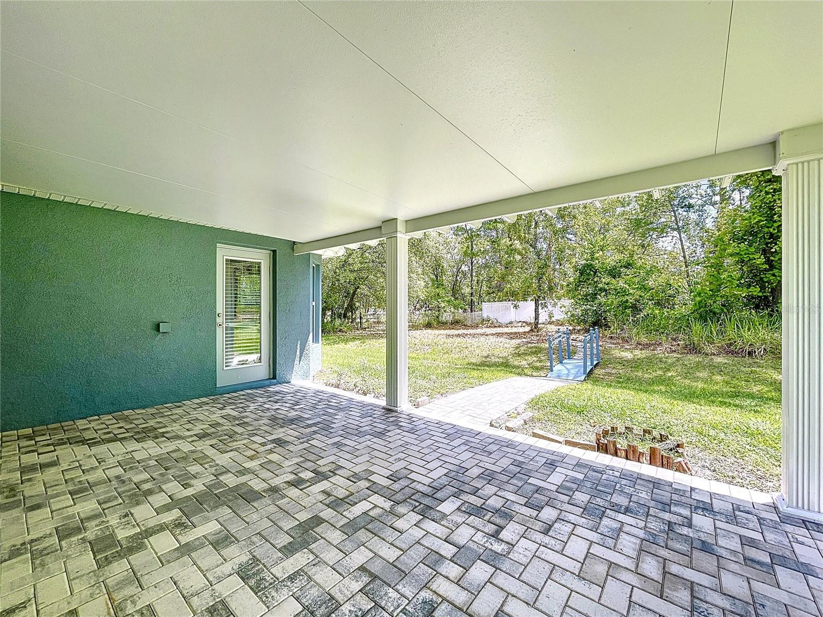 Paver bricks sealed in 2025 – clean and fresh look.
