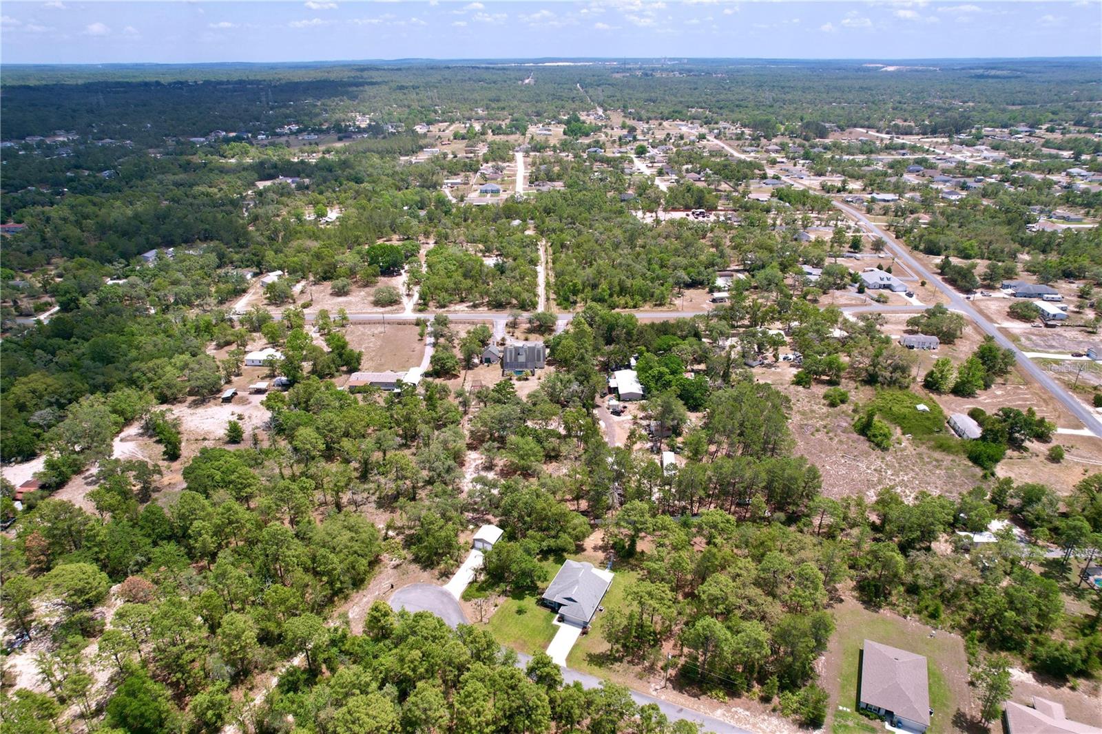 No HOA, no flood zone – true freedom.
