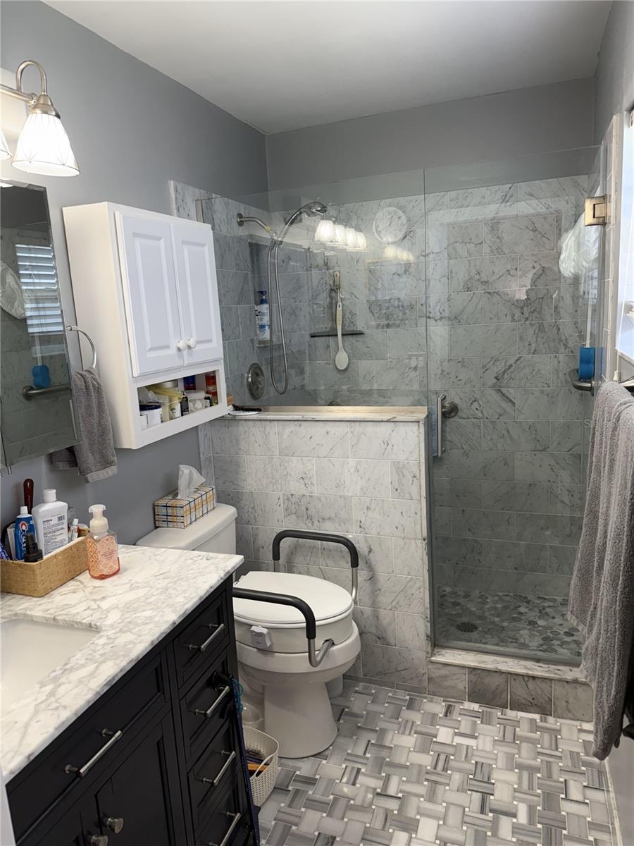 Master Bath Room