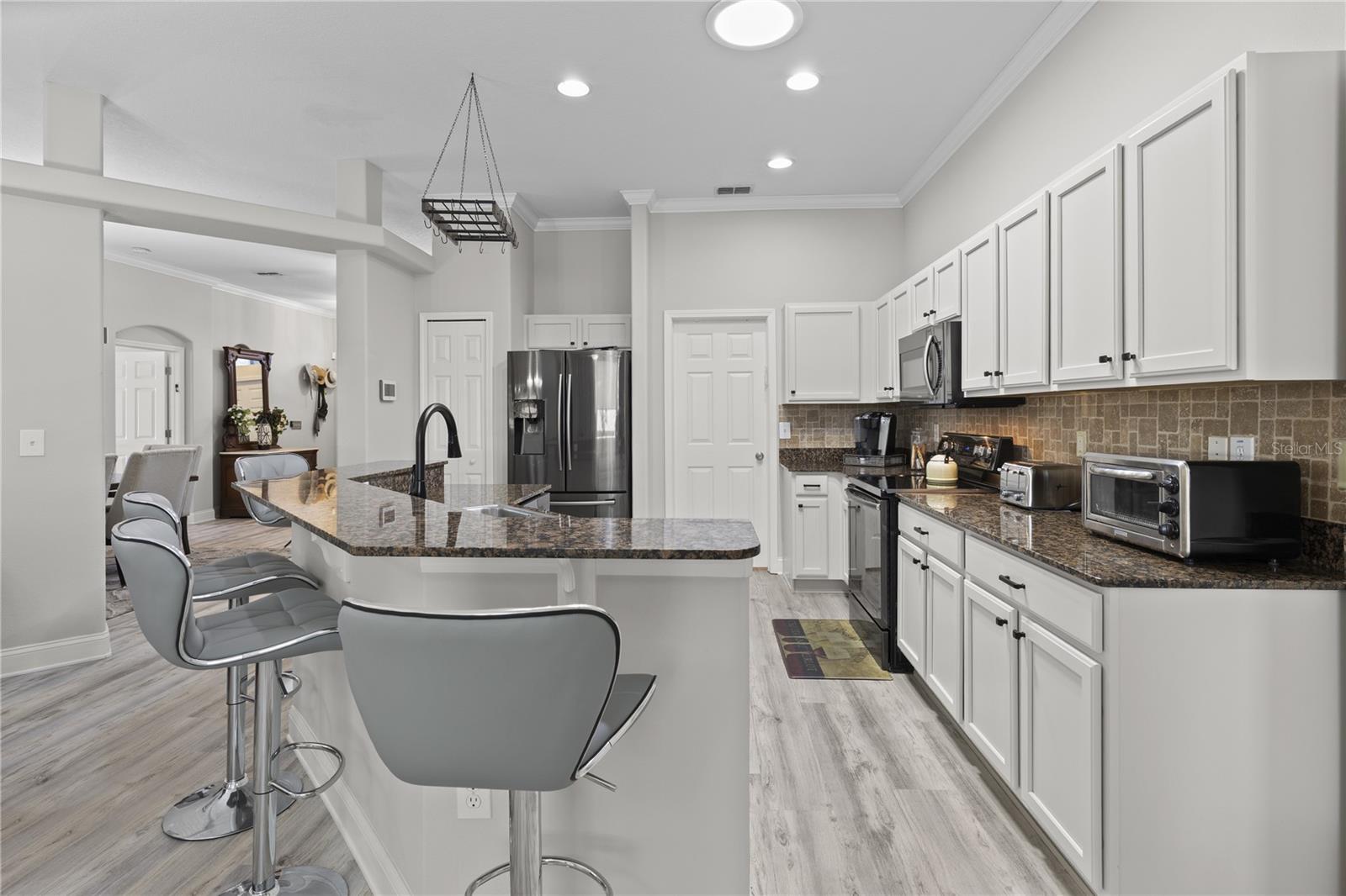 spacious kitchen!