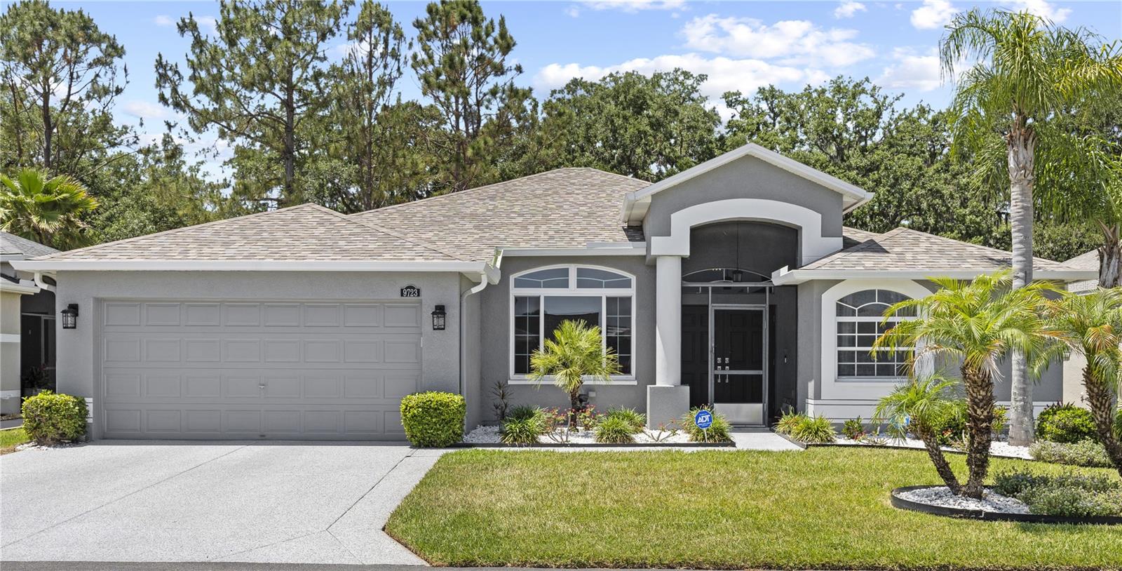 Great Curb Appeal with neutral palate