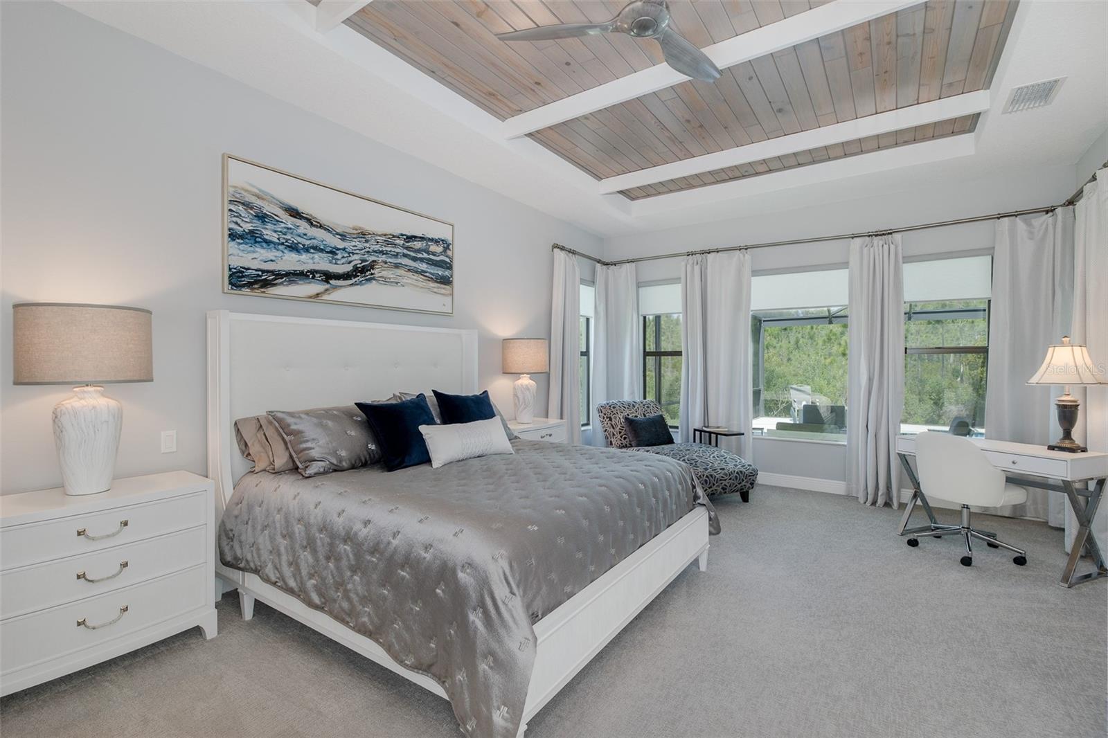 Sprawling Owner's Retreat w/custom WOOD ceiling!