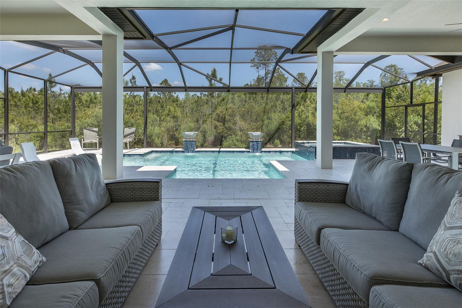 Custom pool w/spill over bowls!