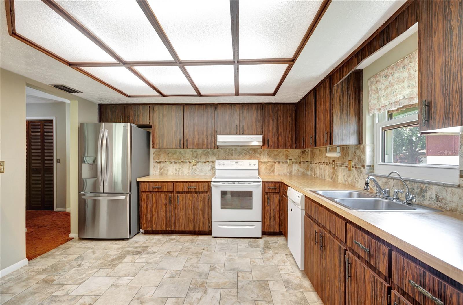 Large Kitchen Area