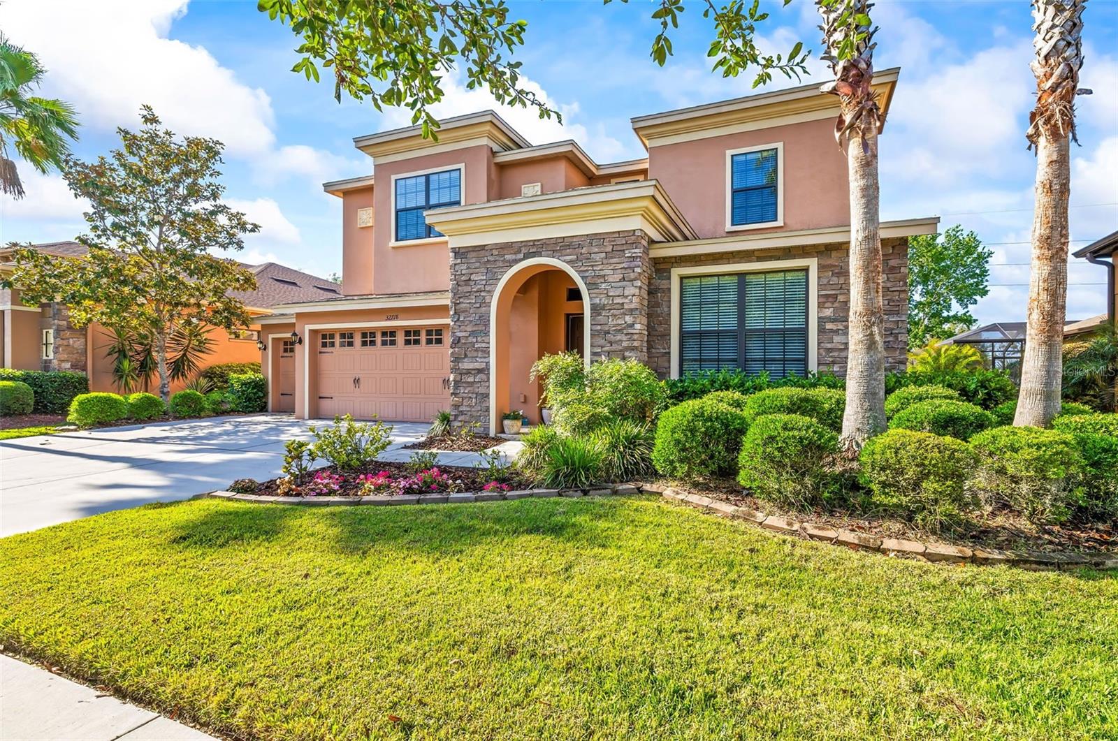 The Standard Pacific Venetian floorplan with NEW ROOF is impressive iwth 5 beds, 3 baths, and huge loft on a gorgeous conservation lot.