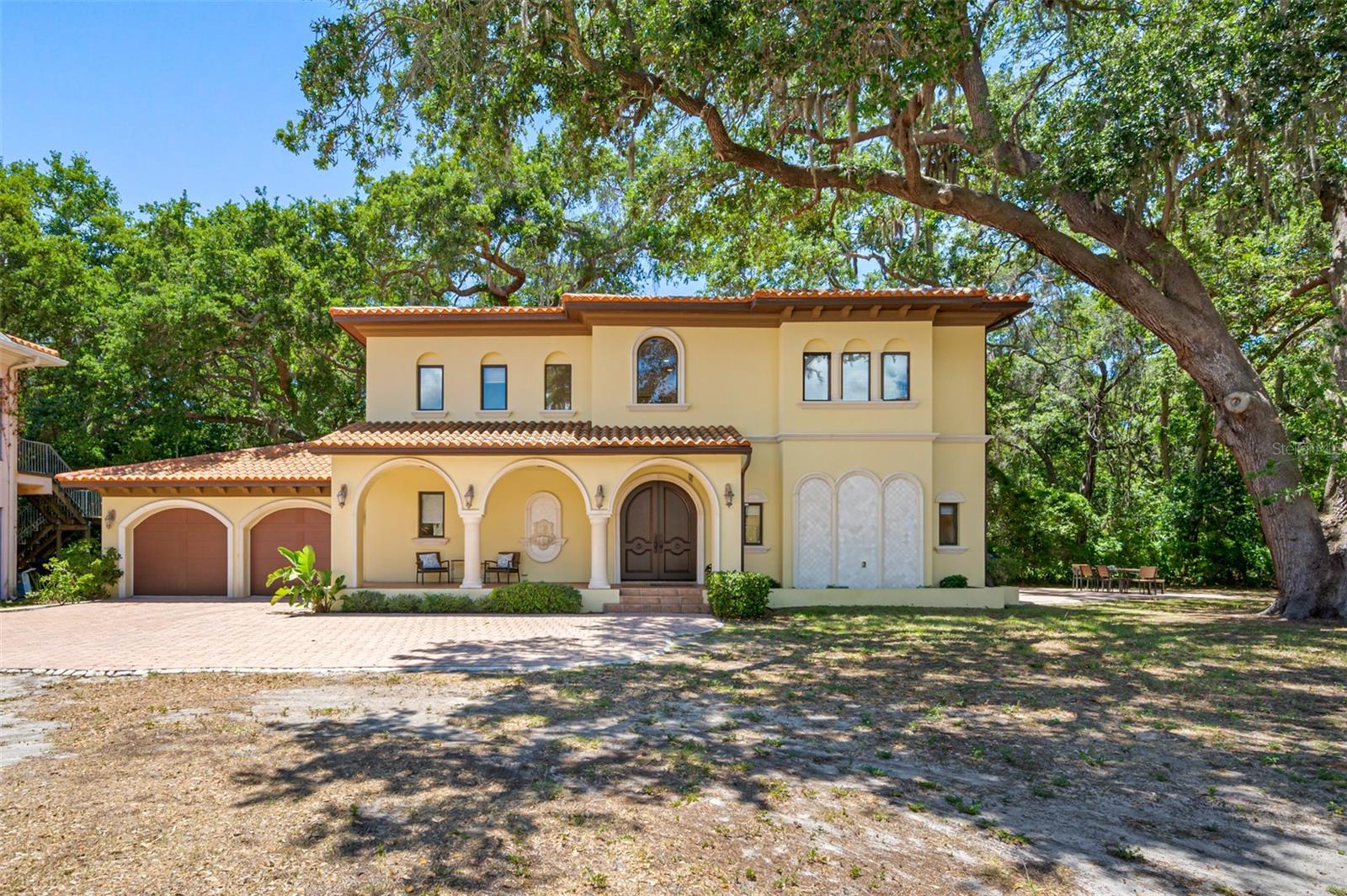 Home includes vacant lots which can be developed