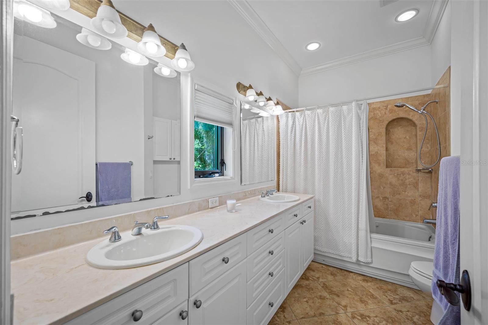 Ensuite 1st level