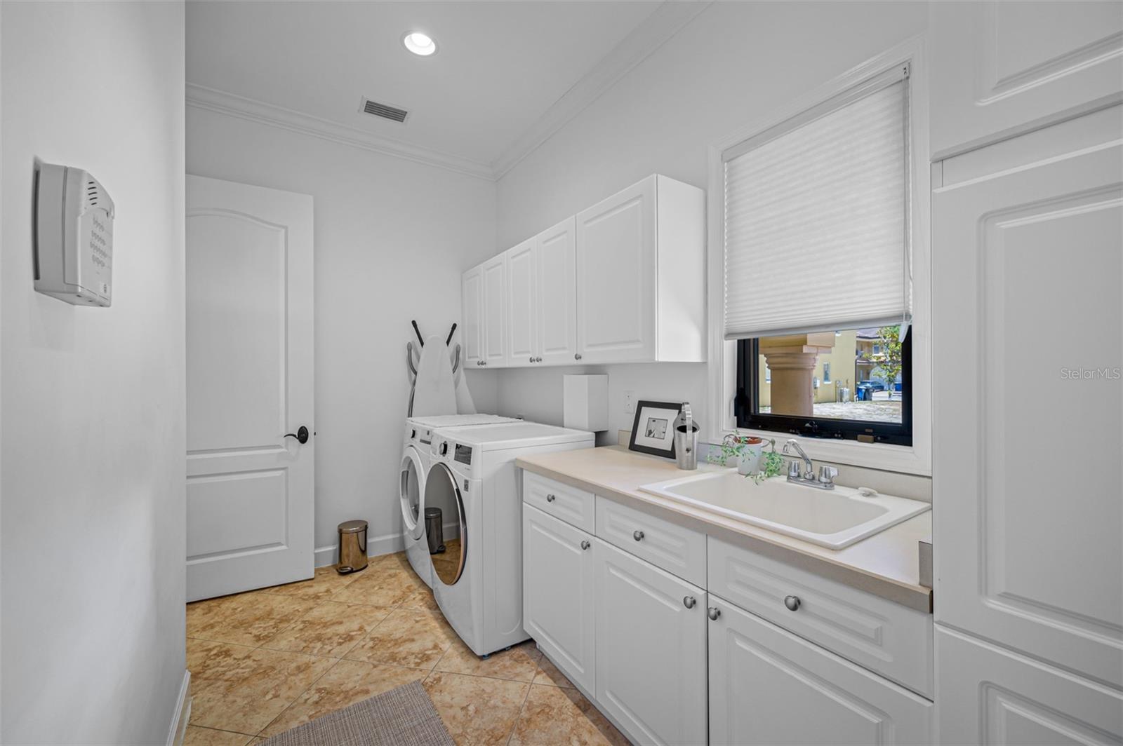 Another view of laundry room