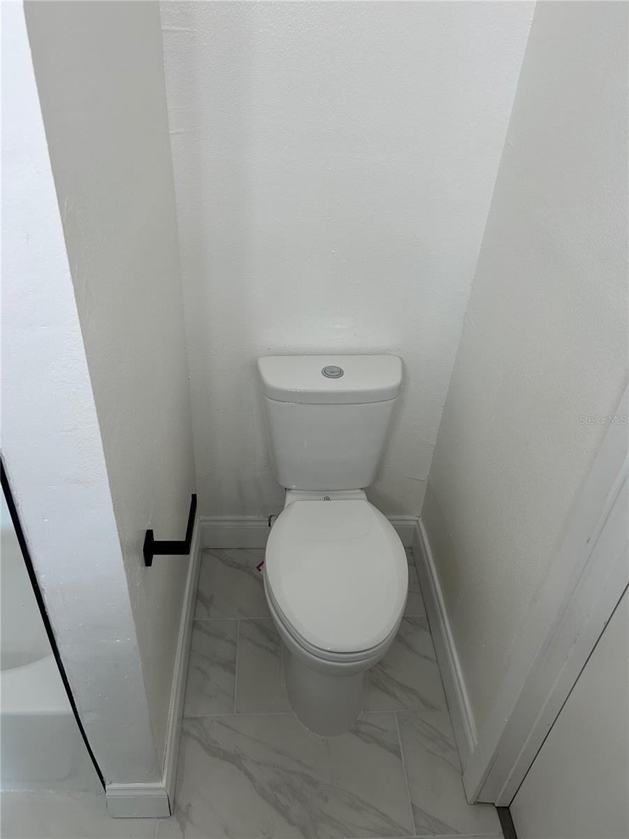 O6303411