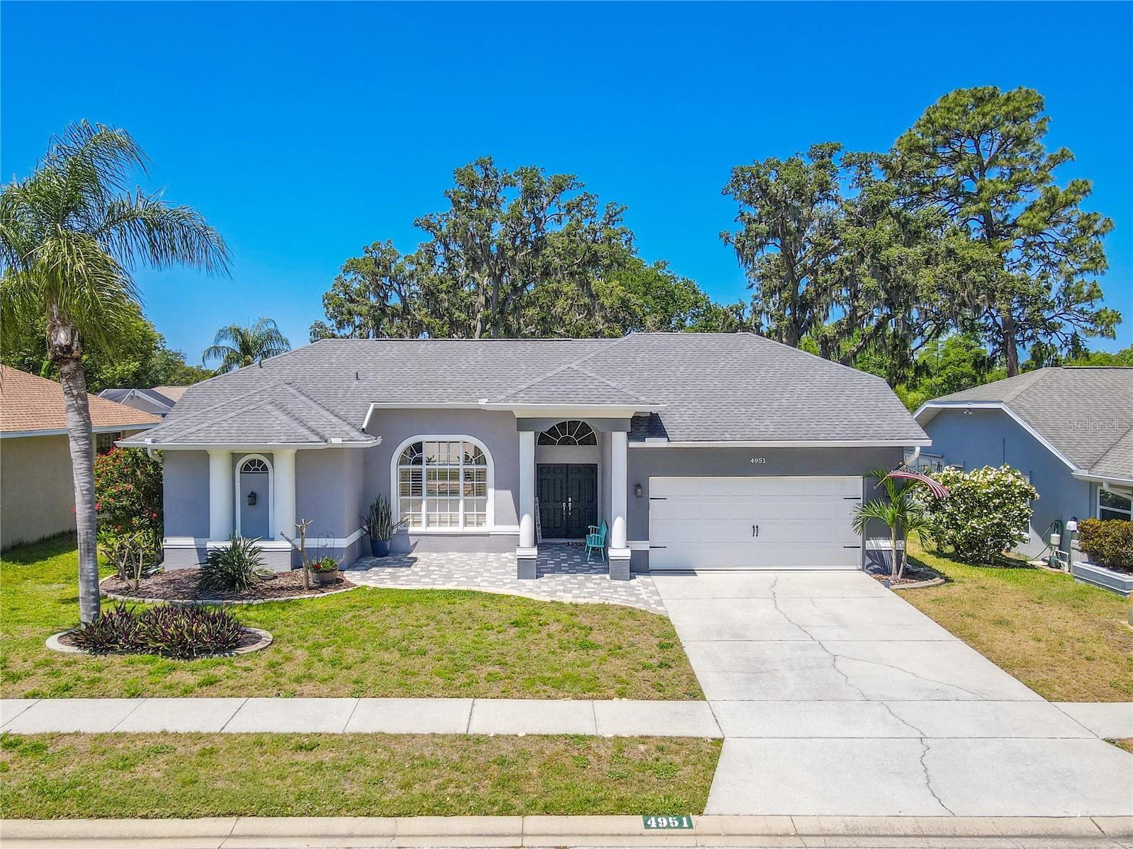 4 Bedroom, 3 bath (triple split floor plan)  with Screened in lanai and pool
