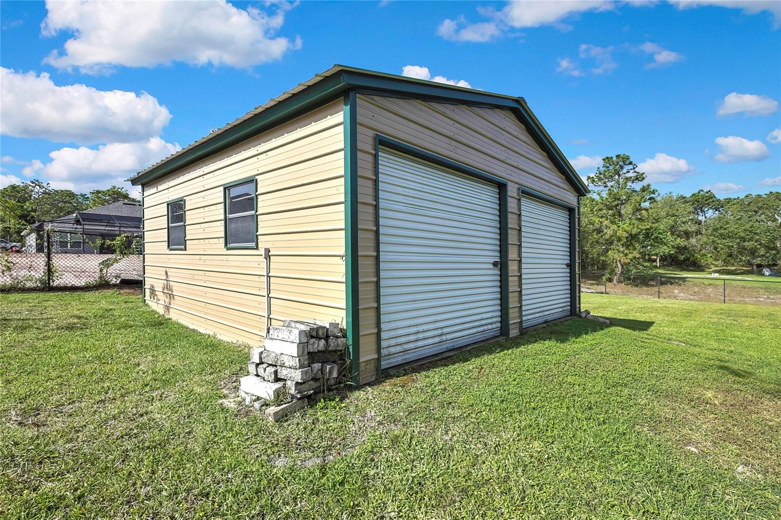 19x20 2 car garage with electric!