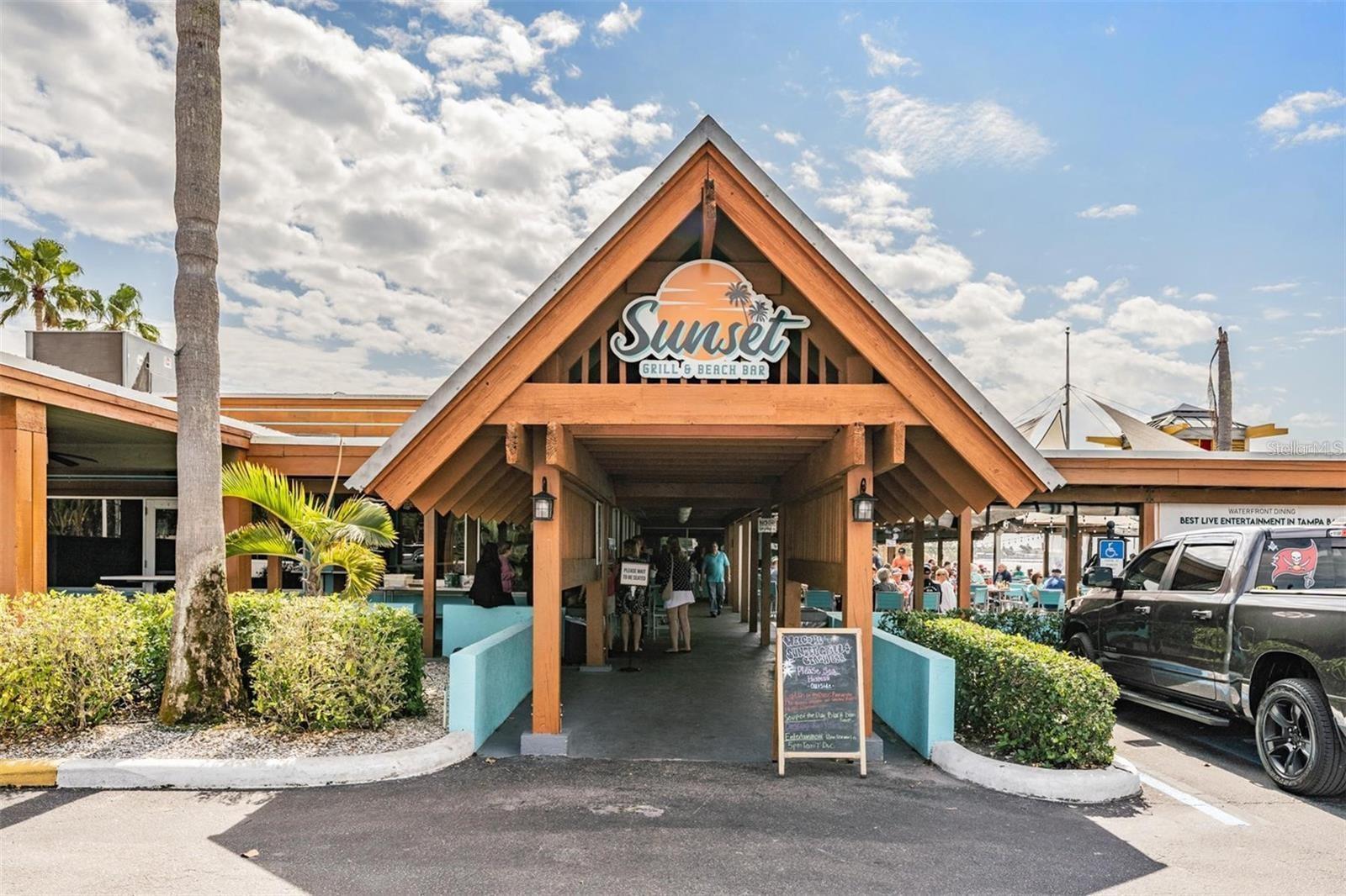 Beachfront dining at the Sunset Grill & Beach Bar