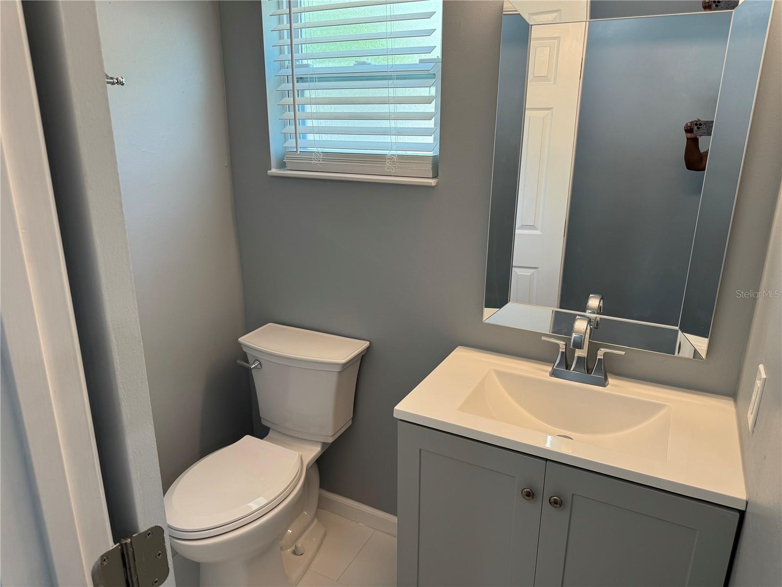 1/2 Bathroom