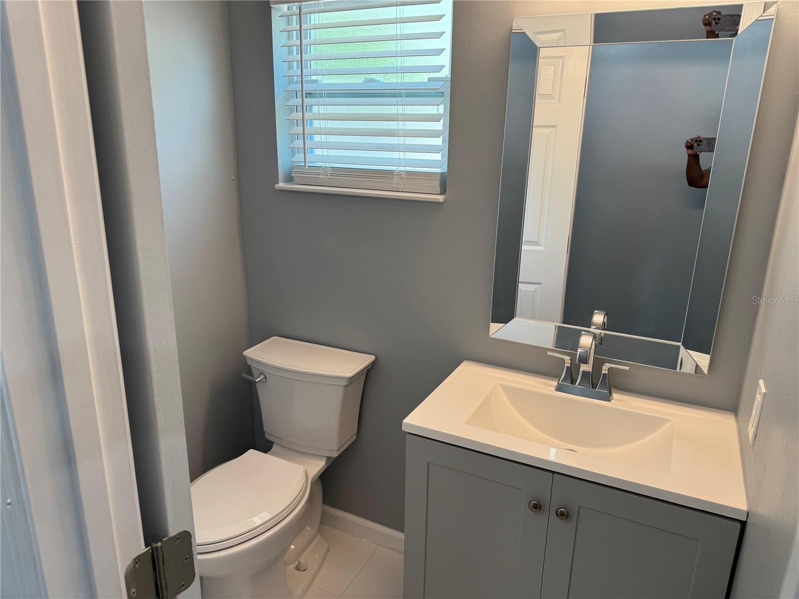 1/2 Bathroom