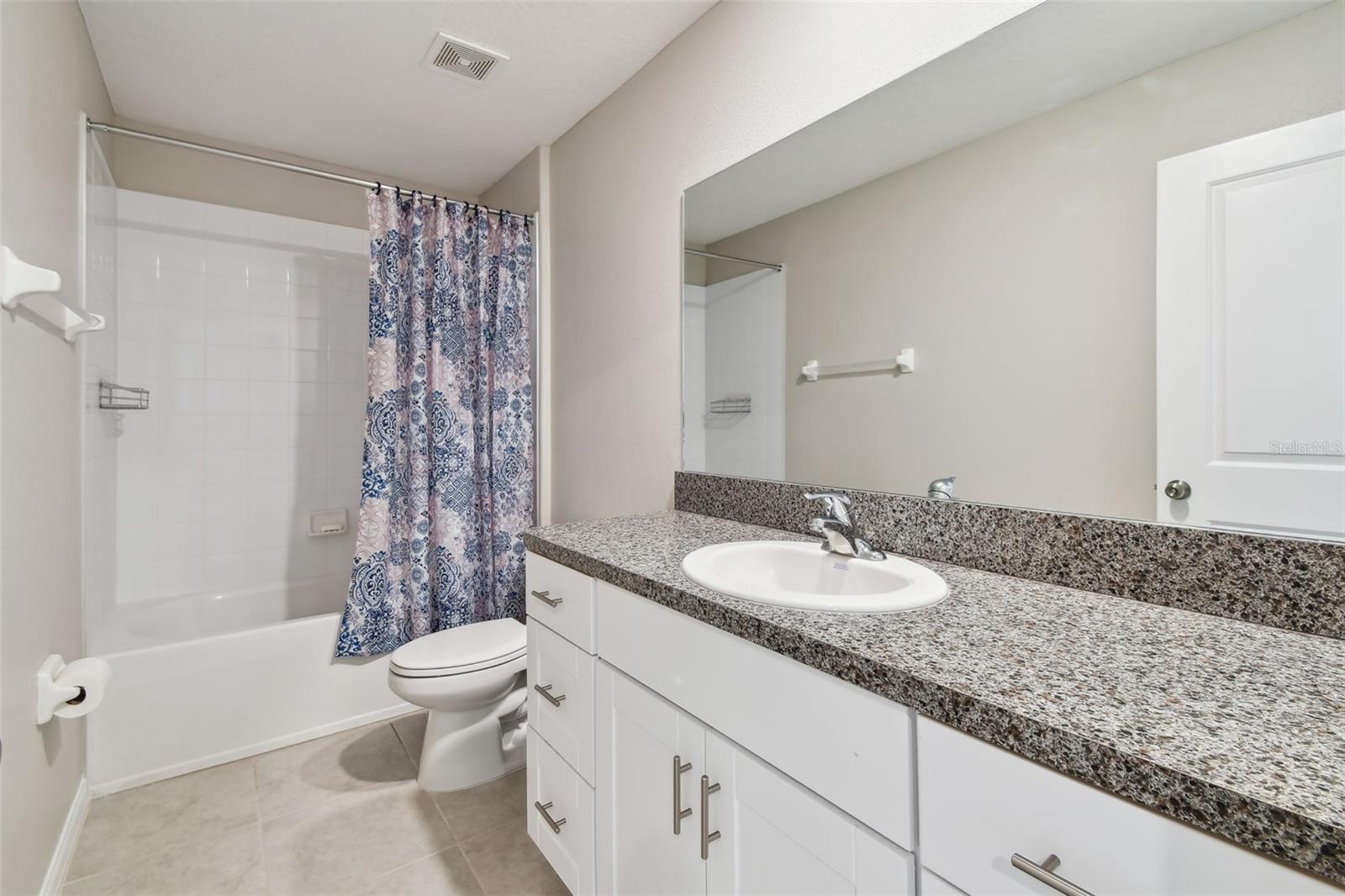 2nd Floor Full Bathroom