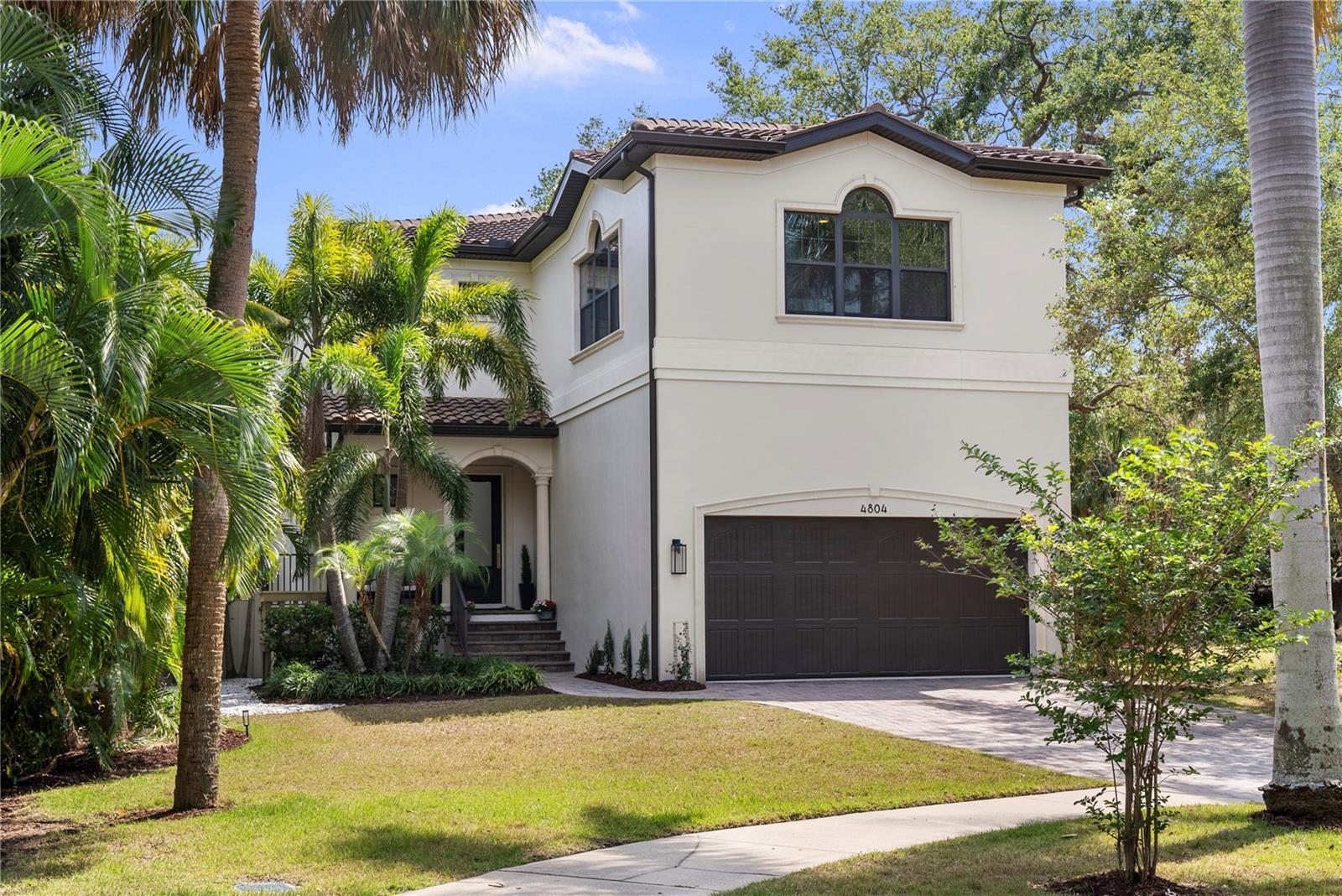 Welcome Home! ALL Block, ELEVATED pool home
